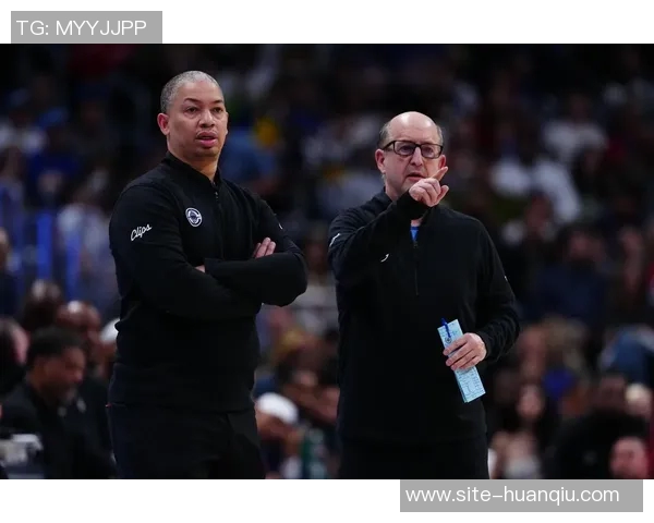 泰伦卢称赞莱昂纳德身体状态良好期待球队能持续保持最佳状态 泰伦卢称赞莱昂纳德身体状态良好期待球队能持续保持最佳状态